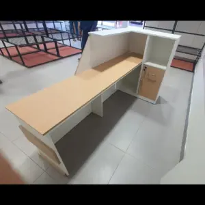 mueble-recepcion-1-3.webp Recepcion Comercial — vista 2